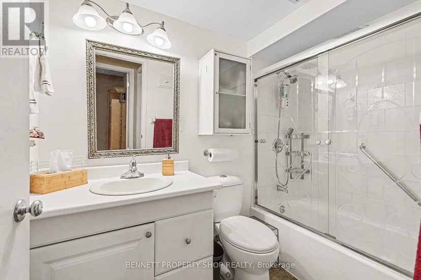 106 - 280 Brittany Drive, Ottawa, photo 7