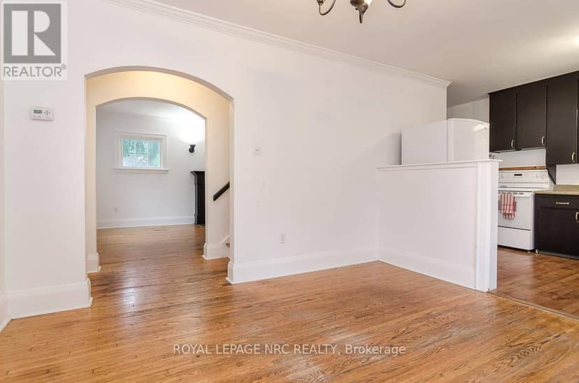 162 Aqueduct Street — photo 11 of 37