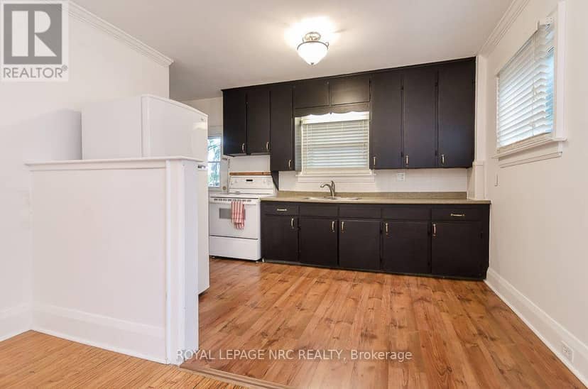 162 Aqueduct Street — photo 14 of 37