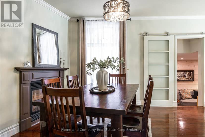252 Albert Street — photo 18 of 40
