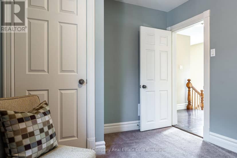 252 Albert Street — photo 31 of 40