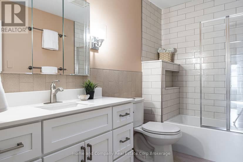 252 Albert Street — photo 34 of 40