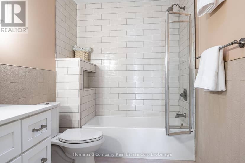 252 Albert Street — photo 35 of 40