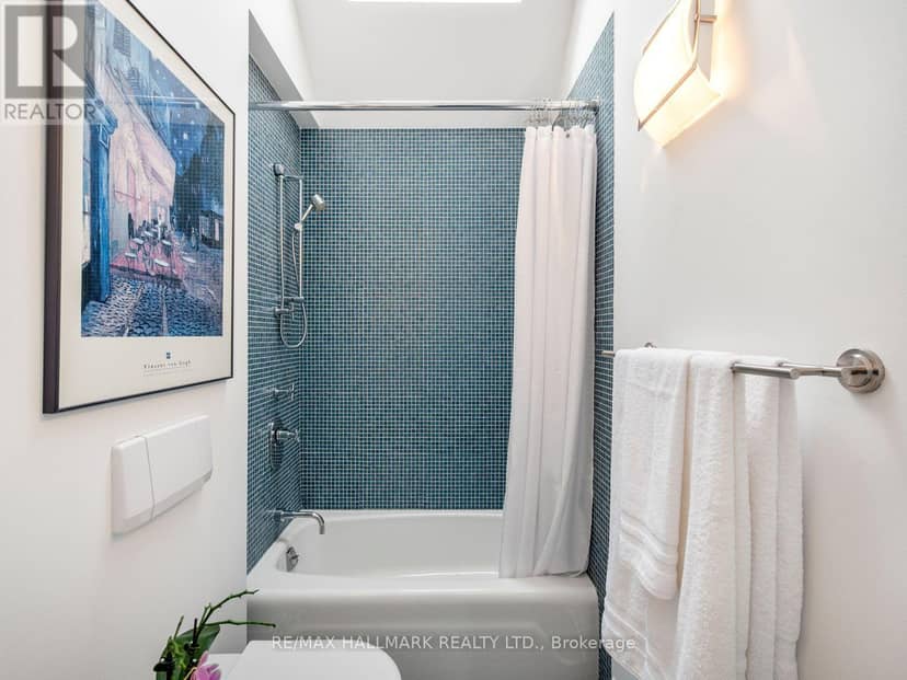 81 Macpherson Avenue — photo 37 of 40