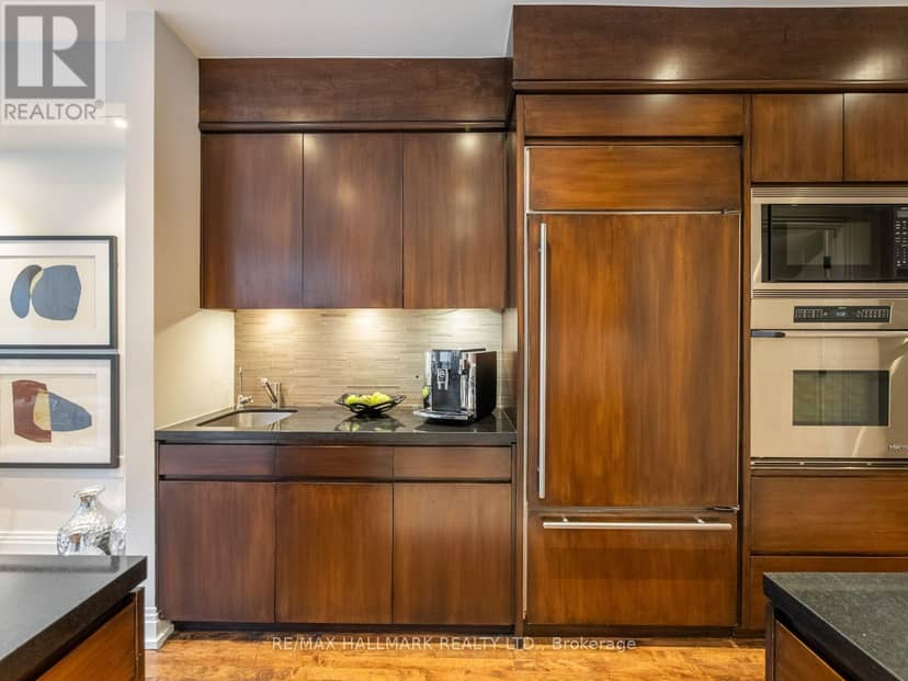 81 Macpherson Avenue — photo 9 of 40