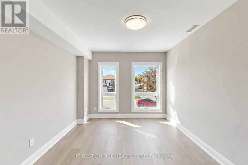 113 Grenfell Street — photo 10 of 17