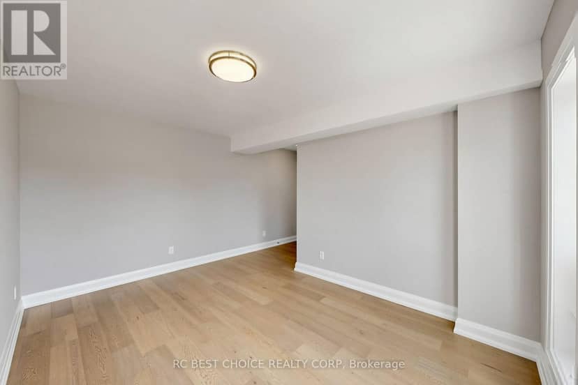 113 Grenfell Street — photo 11 of 17