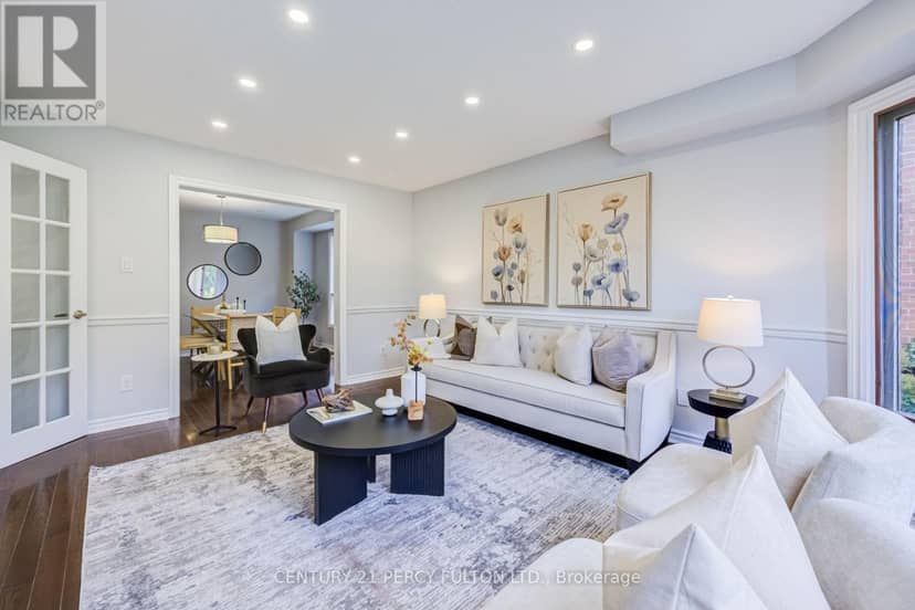 8 Sayor Drive, Ajax, photo 3