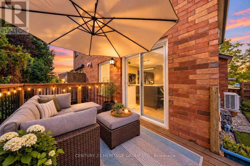 671 Walpole Crescent — photo 17 of 40