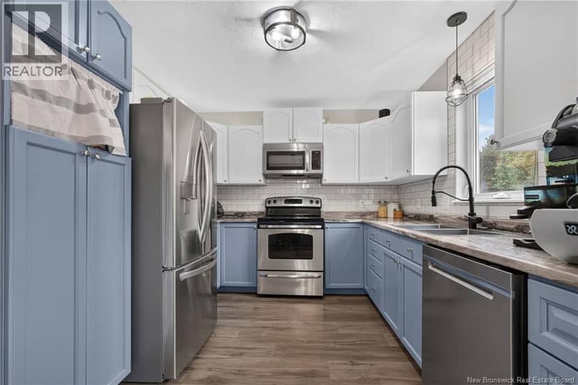 22 Merlot Crescent — photo 12 of 34