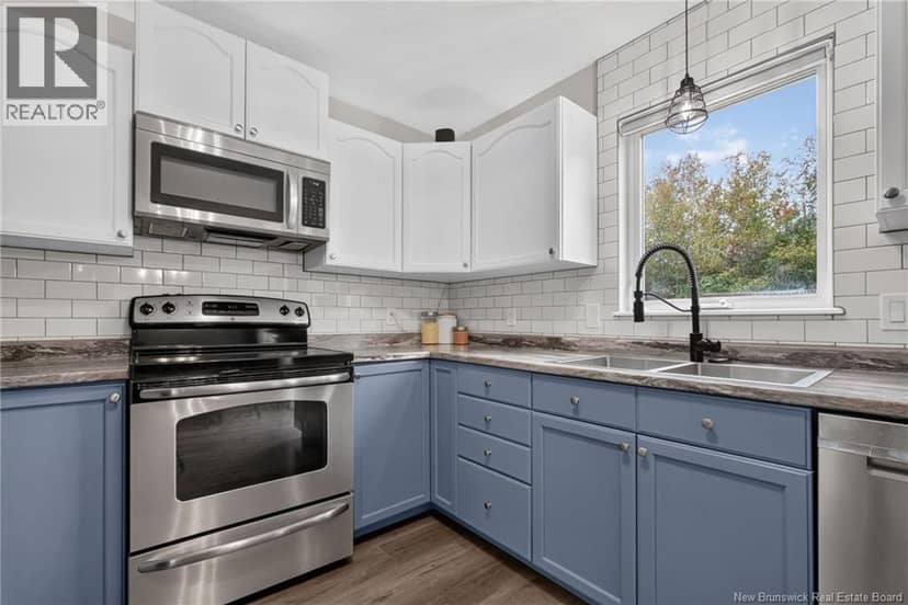 22 Merlot Crescent — photo 13 of 34