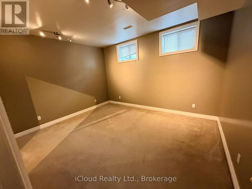 176 Wyndham Street — photo 29 of 37