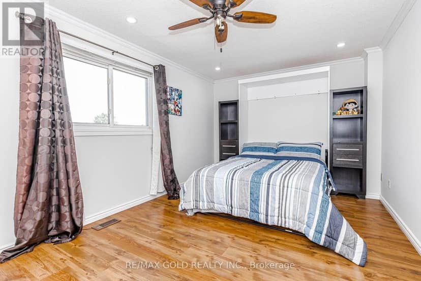 240 Simmons Boulevard — photo 17 of 40