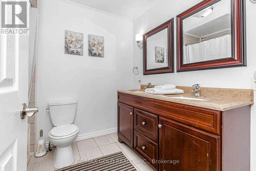 240 Simmons Boulevard — photo 19 of 40