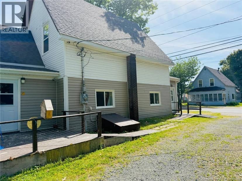 249 Wellington Street — photo 4 of 34
