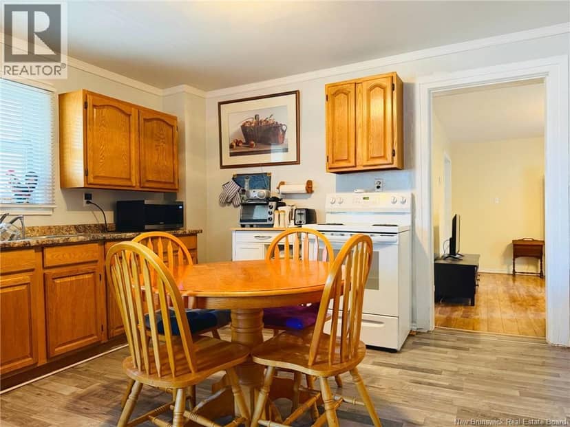 249 Wellington Street — photo 6 of 34