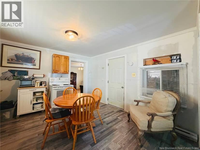 249 Wellington Street — photo 8 of 34