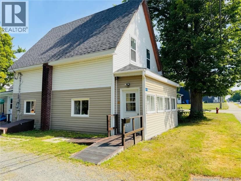 249 Wellington Street — photo 3 of 34