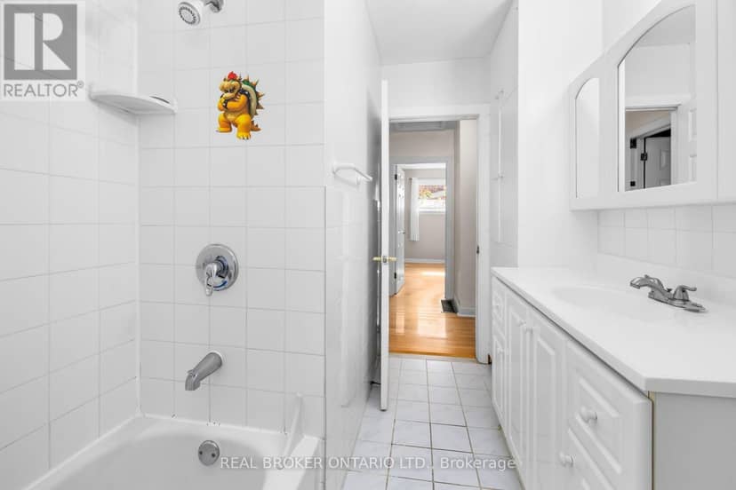 5261 McLean Crescent — photo 23 of 34