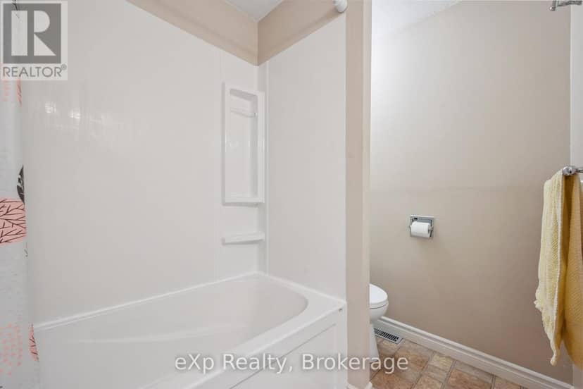 44 - 40 Silvercreek Parkway N — photo 17 of 25