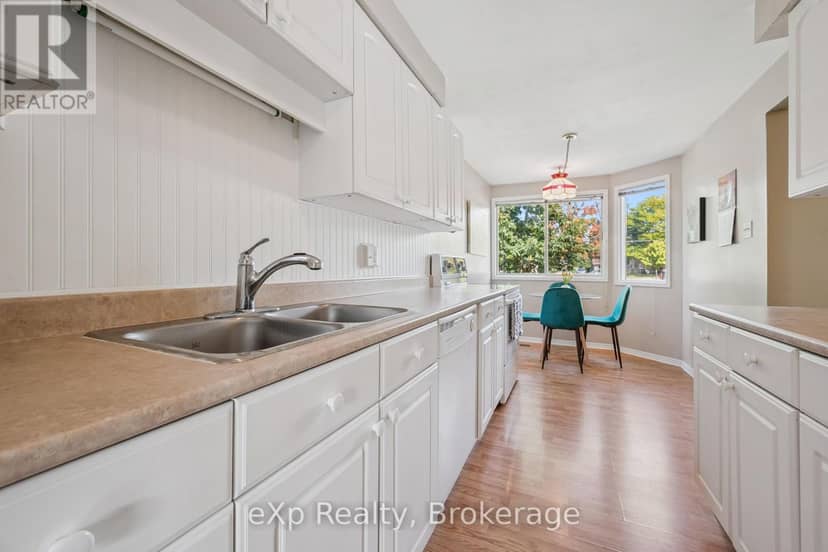 44 - 40 Silvercreek Parkway N, Guelph, photo 4