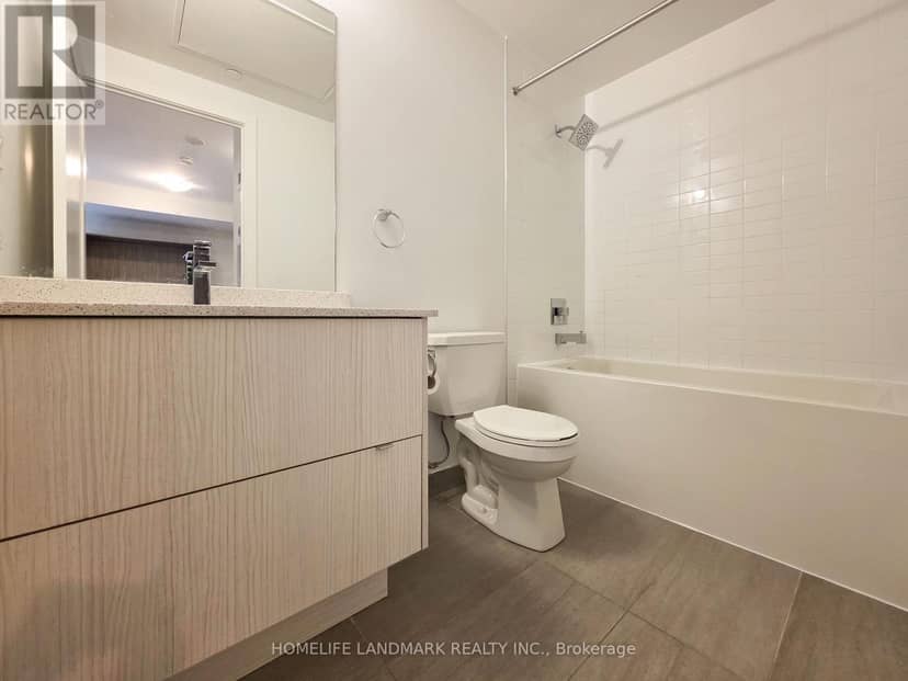 605 - 330 Richmond Street W — photo 10 of 26