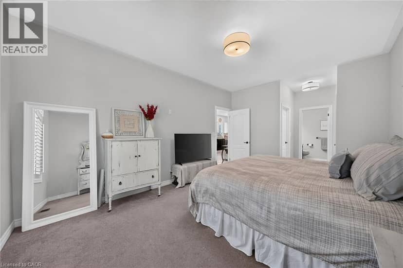 10 MACNEIL Court — photo 27 of 40