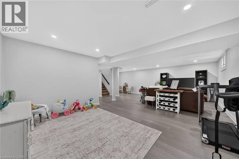 10 MACNEIL Court — photo 36 of 40
