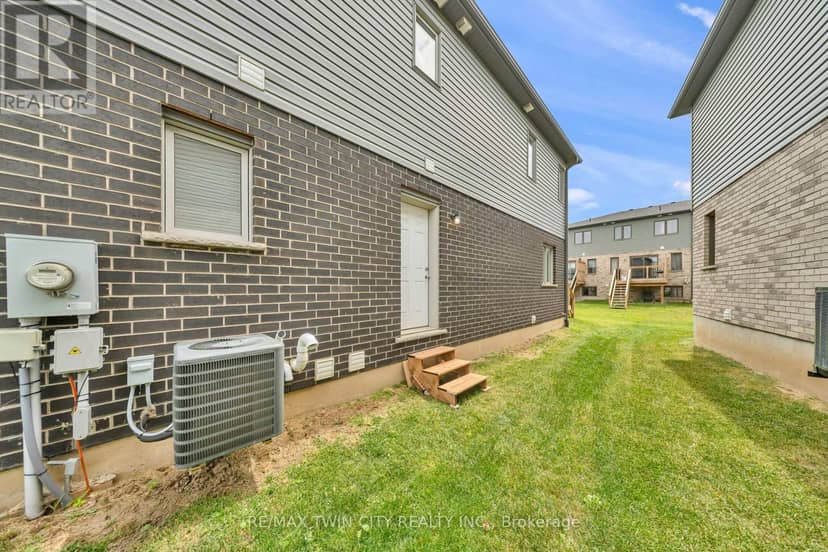 13 Pony Way — photo 2 of 39