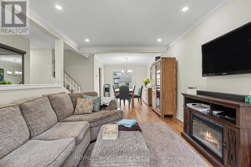103 Glenashton Drive — photo 8 of 40