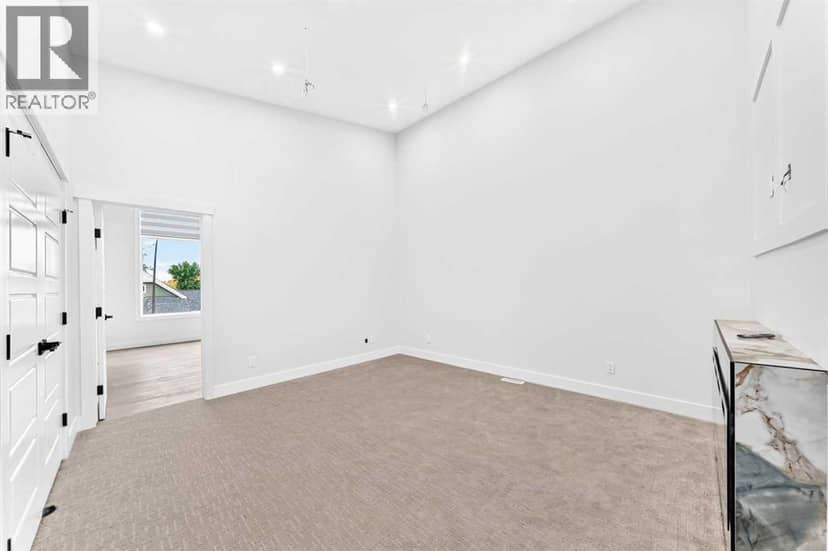 3106 15 Avenue SW — photo 25 of 40