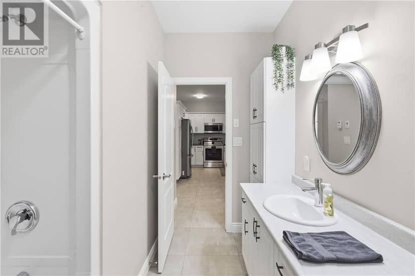 2512 Parkview Drive Unit# D11 — photo 18 of 33