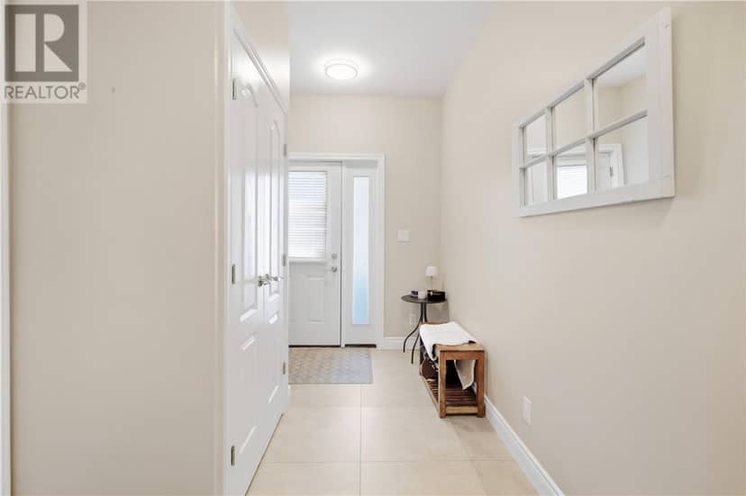 2512 Parkview Drive Unit# D11 — photo 3 of 33