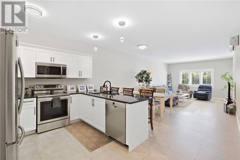 2512 Parkview Drive Unit# D11 — photo 4 of 33
