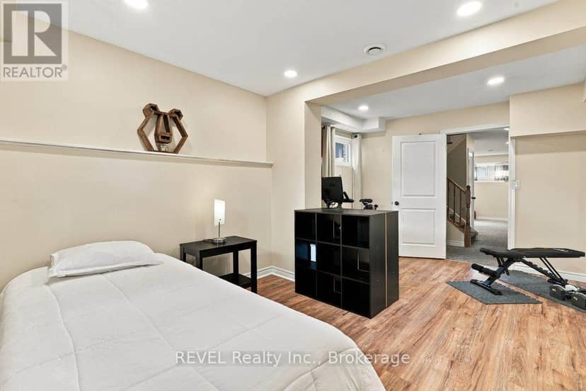 92 Maple Drive — photo 25 of 37