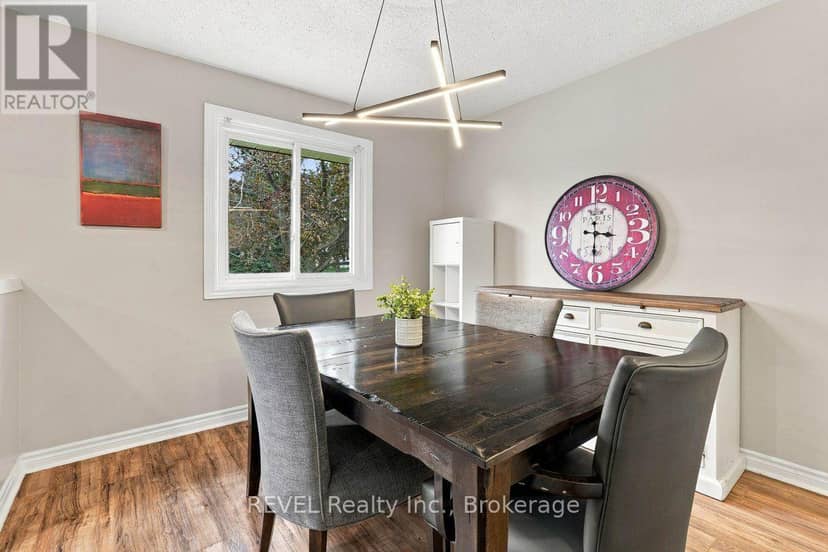 92 Maple Drive — photo 9 of 37