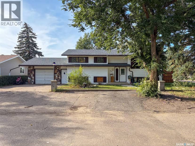 200 3rd STREET E, Ponteix