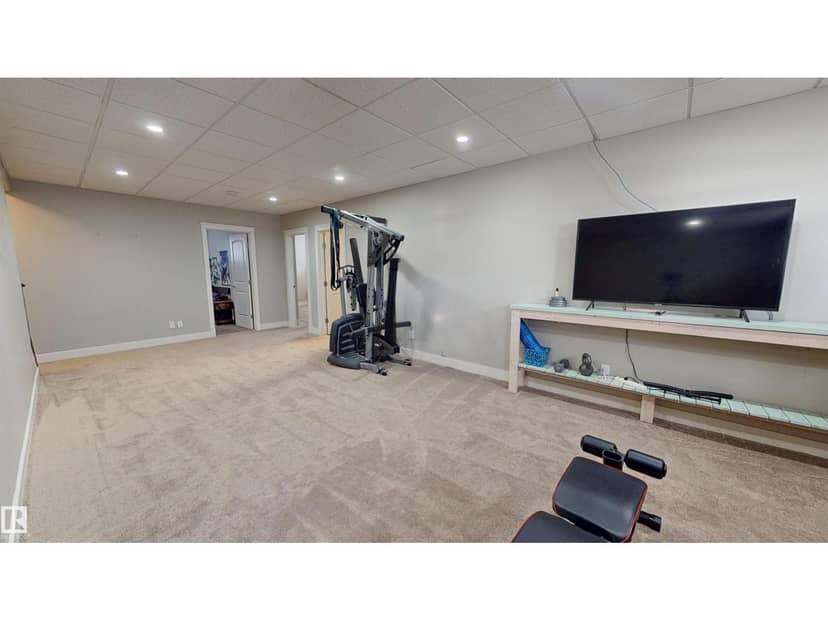3809 52 AV — photo 32 of 40