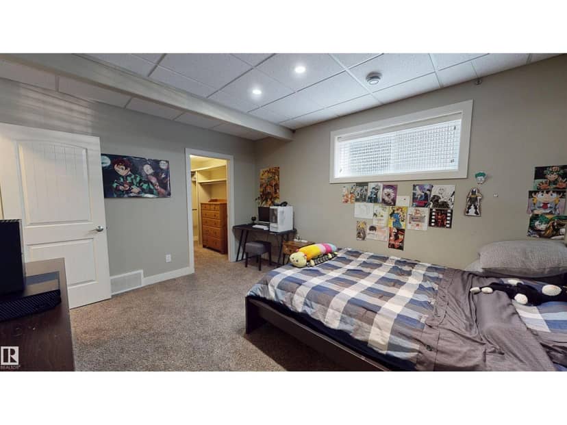 3809 52 AV — photo 37 of 40