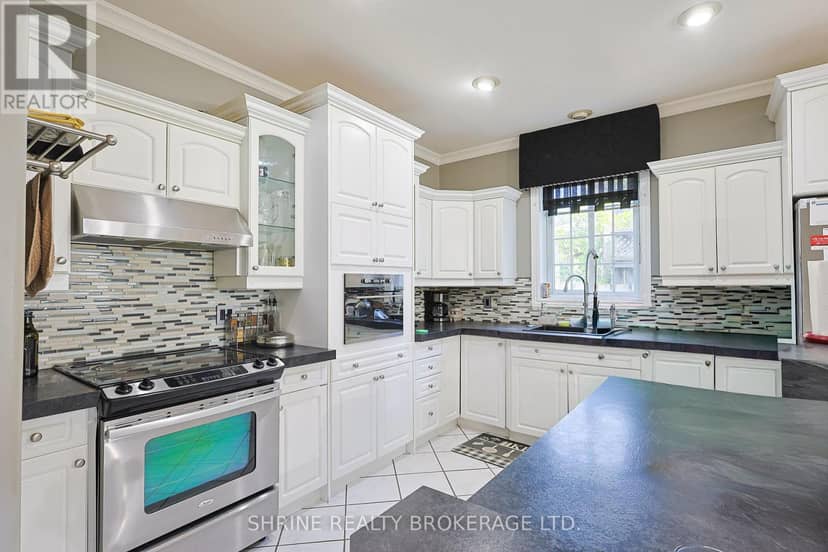 7 Dengate Crescent — photo 10 of 30