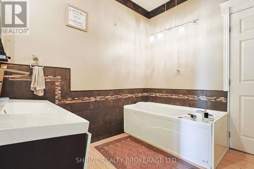7 Dengate Crescent — photo 17 of 30
