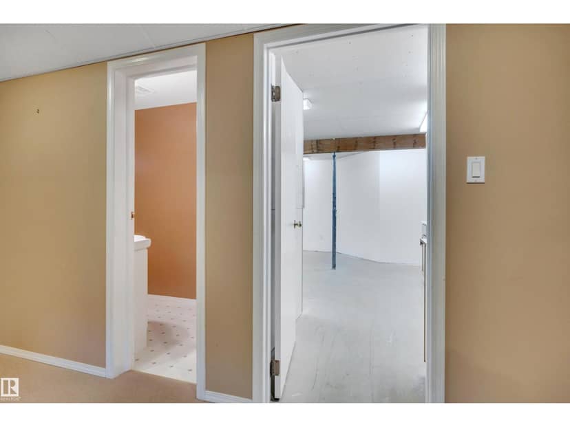 17532 Callingwood Rd NW — photo 37 of 40