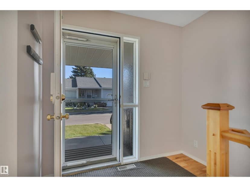 17532 Callingwood Rd NW, Edmonton, photo 5