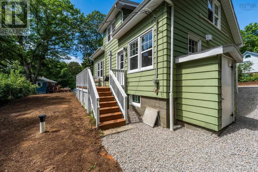 18 Maple Drive — photo 12 of 40