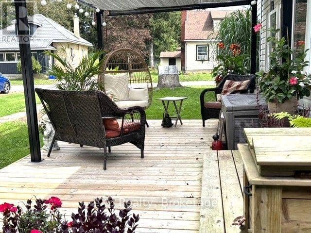386 6th Avenue — photo 10 of 36