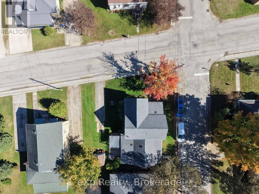 386 6th Avenue — photo 33 of 36
