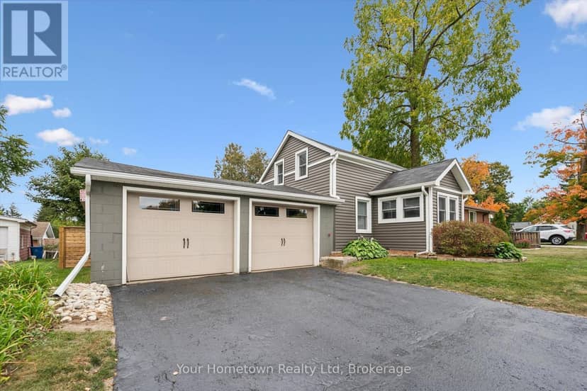 320 Garafraxa Street E — photo 1 of 40