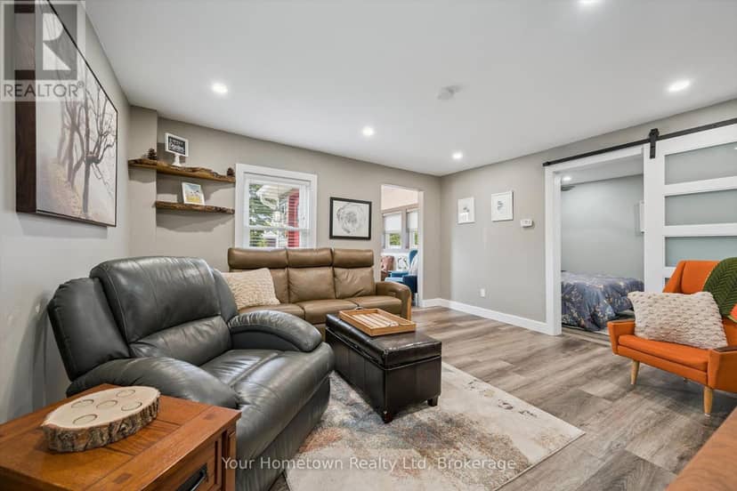 320 Garafraxa Street E — photo 10 of 40