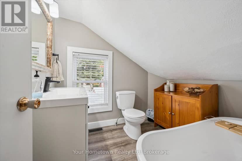320 Garafraxa Street E — photo 24 of 40