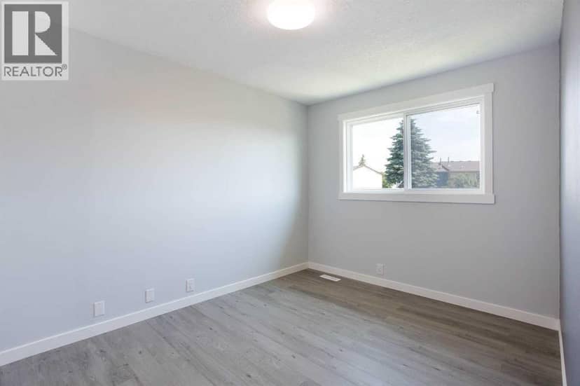 68 Abergale Way NE — photo 15 of 34